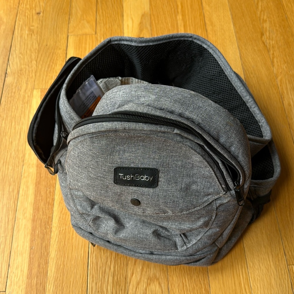 TUSHBABY hip carrier grey